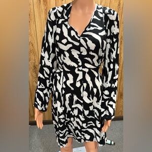 Nine West Black and White Long Sleeve Dress